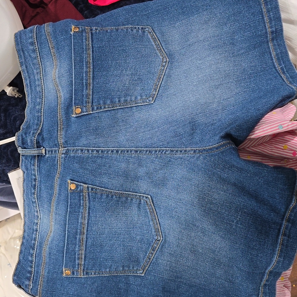 Jean Shorts - Picture 2 of 2